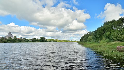 Река Волхов, вид вниз по течению на территории Памятника природы «Староладожский»