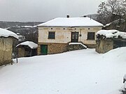 Кућа под снегом