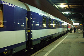 De treinbestemming en tussenstations werden met een lichtkrant naast de deur weergegeven. De rijtuigen waren toegelaten voor een maximale snelheid van 200 km/u, die men tussen Keulen en Berlijn reed.