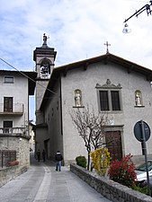 La Chiesa parrocchiale con il campanile ottocentesco