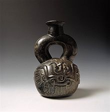 Stirrup handled Cupinisque ceramic vase 1250 BCE from the Larco Museum CupisniqueLMC.jpg