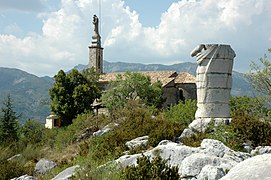 勒罗克圣母小教堂（法语：Chapelle Notre-Dame-du-Roc de Castellane）