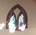 Gebrandschilderde ramen met de boodschap van de engel Gabriël aan de Heilige Maagd Maria