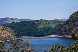 Stausee mit Staumauer