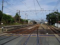 駅構内を沼津側から見る。左側のホームが1番線（2008年7月23日）