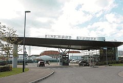 Pinewood Studios gateway.jpg