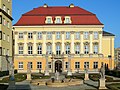 Das zentrale Palais Spätgen mit barockem Garten an der Rückseite (1)