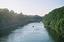 The Tiber river in Rome Roma-tevere.jpg