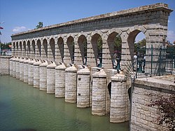 Ташкёпрю («Каменный мост»), историческая регулирующая плотина и мост в Бейшехире.