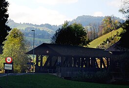 Alte Holzbrücke über die Trub