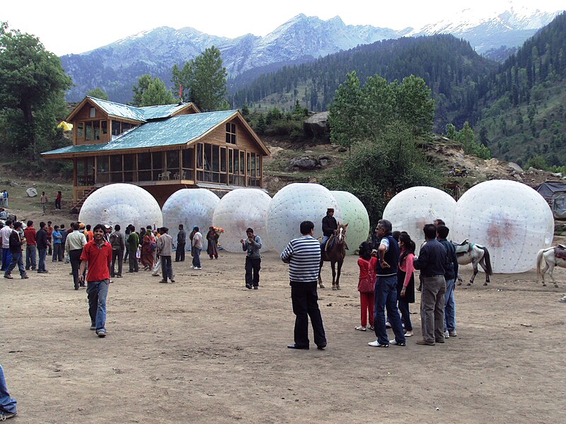 File:Zorbing at Solang.jpg