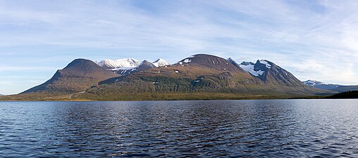 Áhkká i september - vy från M/S Storlule.