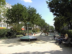 Boulevard Jules-Ferry, où le canal est couvert.