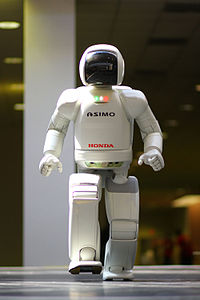 Robô ASIMO em uma fábrica da Honda