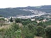 El polígon, al fons de la vall; al fons, la urbanització de la Font del Bou