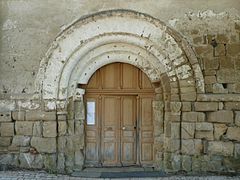Le portail roman.