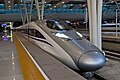 京沪高速动车组列车曾经使用CRH380A担当，现CRH380AL偶尔会担当京沪高速动车组列车的交路