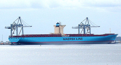 Containerfartyget Emma Mærsk är världens största containerfartyg.