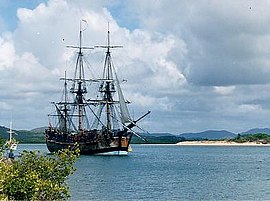 Реплика Endeavour в Cooktown harbour.jpg