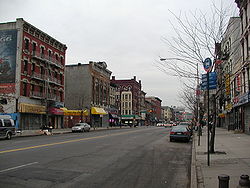 155th Street entre a Park Avenue e a Madison Avenue.