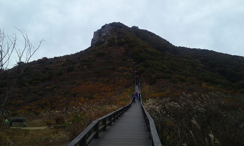 파일:Hwangmaesan Mountain in autumn.jpg