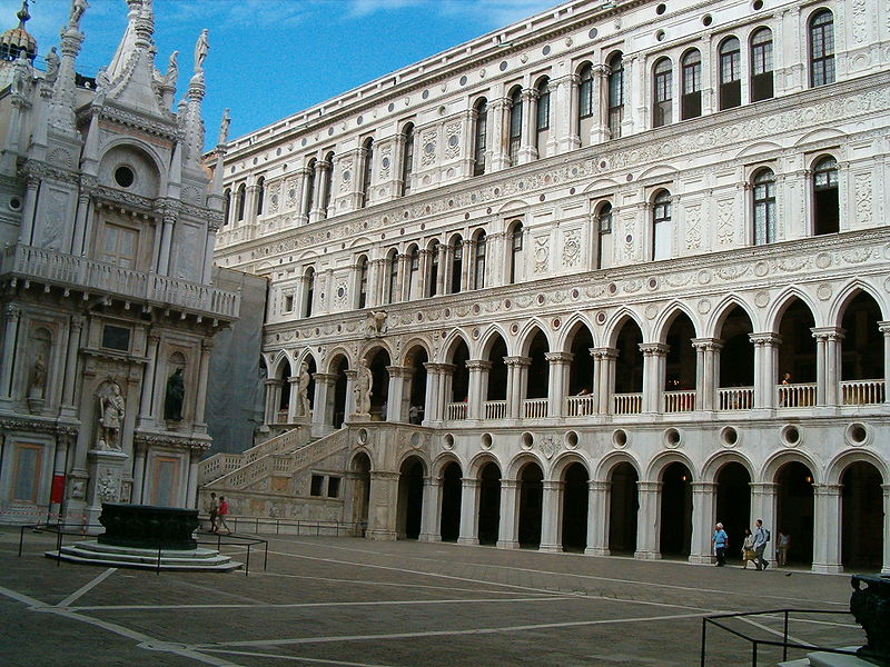 Archivo:Interior Palacio Ducal Venecia.jpg