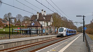 LIMAX bei der Durchfahrt am Bahnhof Klimmen-Ransdaal (2021)