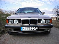 BMW E32 740i (geniş ızgara (böbrek))