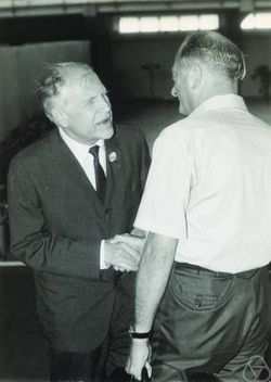 Лев Понтрягін (ліворуч), 1970