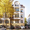 Doppelmietshaus (mit Nr. 3) in offener Bebauung