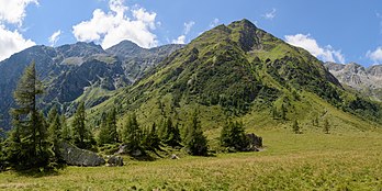 Vista do Zedelnig (2330 m) e a tundra alpina de Jamnigalm no vale do Tauern, perto de Mallnitz, parque nacional dos Alpes Tauern, Caríntia, Áustria. (definição 7 272 × 3 636)