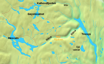 图为留坎的地理位置，其位于Møsvatn湖以东，Tinnsjø湖以西