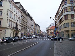 Pohled na ulici od Kostela sv. Voršily na východ