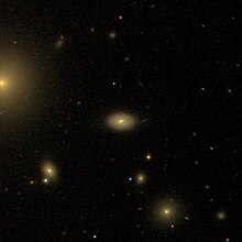 NGC 4060 — леќеста галаксија во соѕвездието Береникина Коса