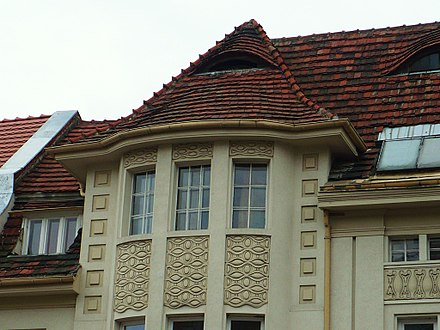 Detail of the gable with eyelid dormer