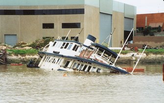 Sunk in the mud at Mortlake, 1988