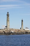 Twin Lighthouses на острове Thacher.jpg