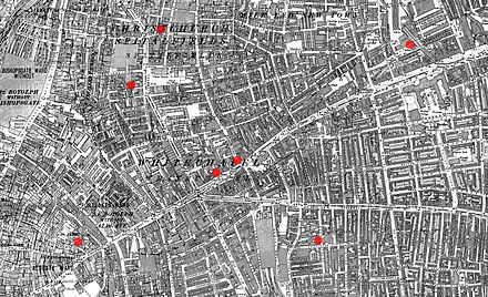 Carte de la Londres victorienne. Sept points marquent des endroits sur des rues proches.