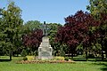 Das 1918 gesprengte und später wieder errichtete Denkmal im Stadtpark Wiener Neustadt