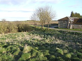 Caldecote Farm, de foto is genomen vanaf de verhoging waarop eens de kerk stond