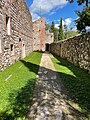 Camminamento fra le due mura del castello degli Ezzelini