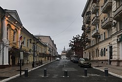 Вид улицы Чернышевского в сторону Астраханского кремля