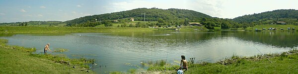 Jezero v Petnici