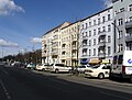 Partie est de la rue : vue sur Landsberger Allee.