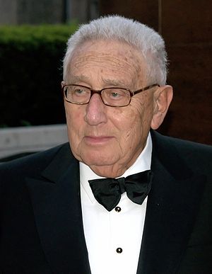 English: Henry Kissinger at the 2009 premiere ...