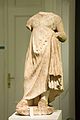 Мраморная скульптура девочки в плиссированном хитоне, II век до н.э. Дворец Кински, Прага