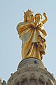 Notre Dame de la Garde Kilisesi üzerindeki Meryem Ana heykeli