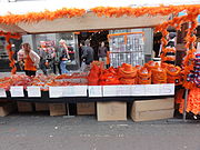 Kraampje met Oranje-artikelen in Amsterdam