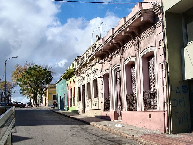 Vista de uma rua em Barrio Sur.