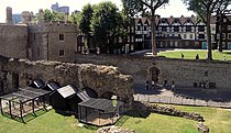 Klatki dla kruków na terenie Tower of London